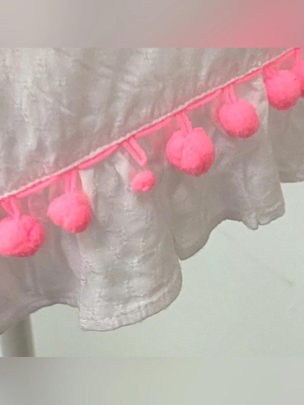 Crown&Ivy Women’s M White Pink Pom Ruffle Shorts Boho Coastal Preppy Cottagecore